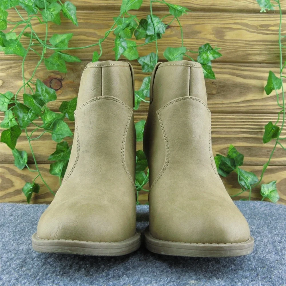 Soda ‎ Women Ankle Boots Beige Synthetic Zip Size 7.5 Medium